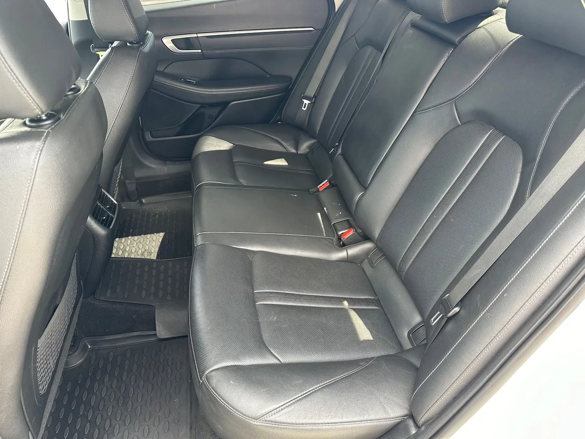 Hyundai Sonata 2.5 (180 л.с.) бензин, АКПП, передний привод