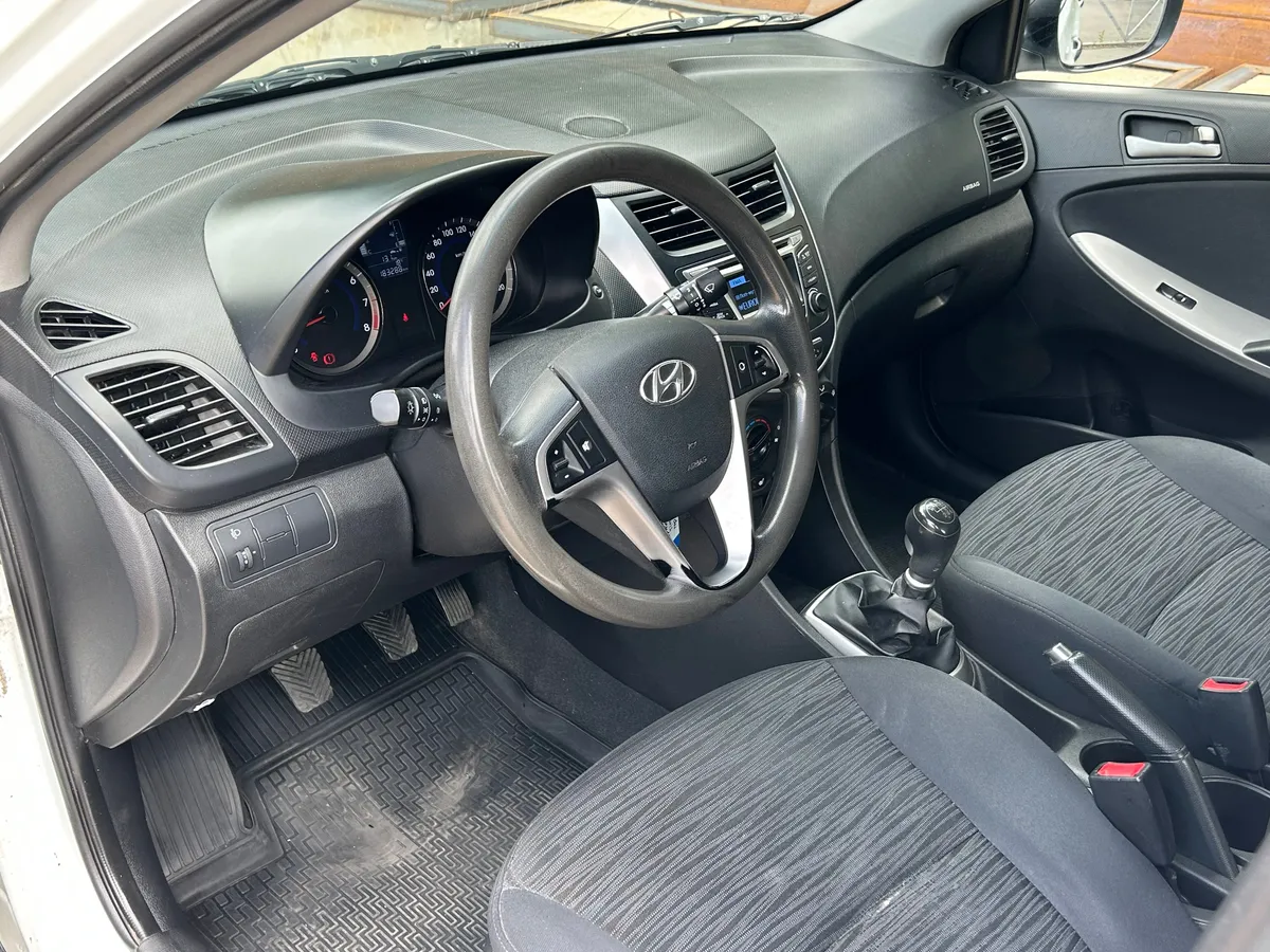 Hyundai Solaris 1.6 MT (123 л.с.)