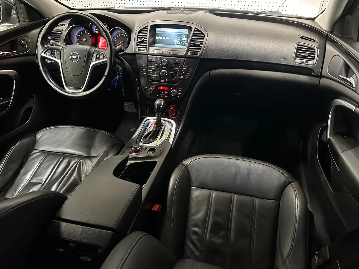 Opel Insignia 2.0 SIDI Turbo Ecotec AT 4x4 (250 л.с.)