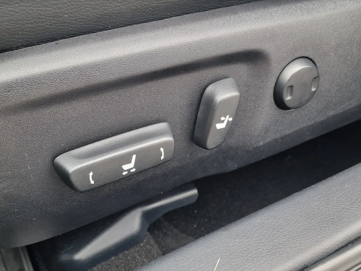 Toyota Camry 2.5 AT (181 л.с.)