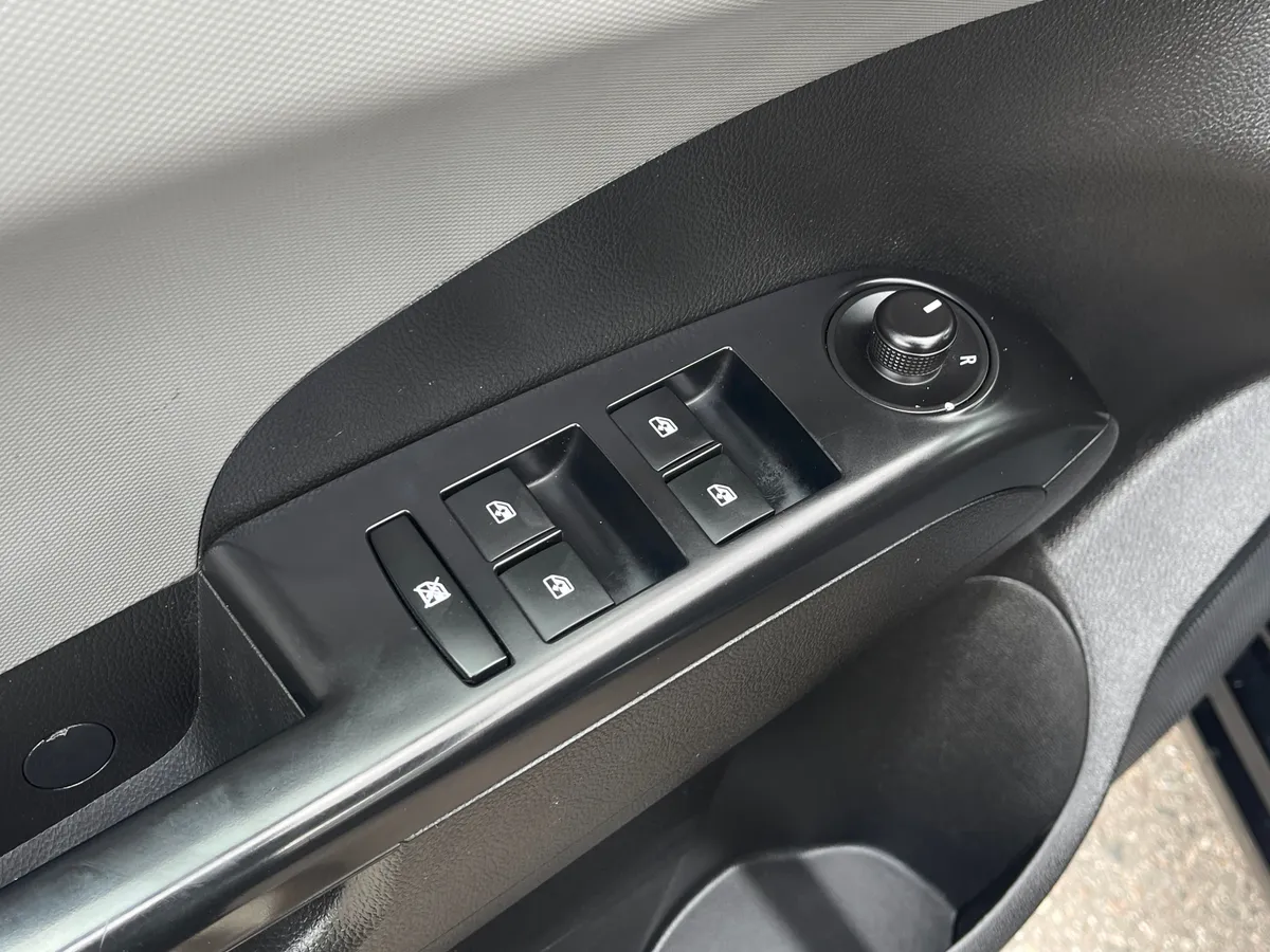 Chevrolet Aveo 1.6 AT (115 л.с.), 2013 — фото 11