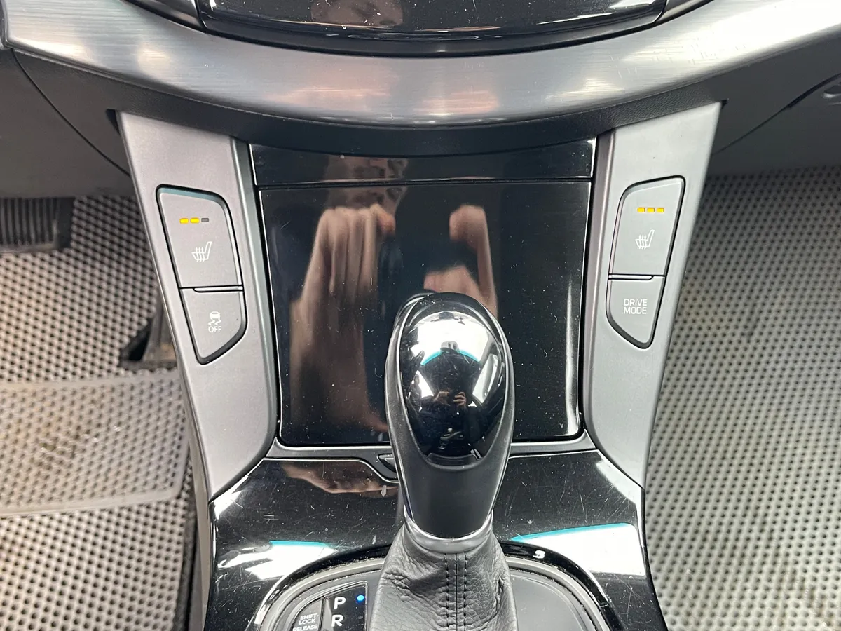 Hyundai i40 2.0 AT (150 л.с.)