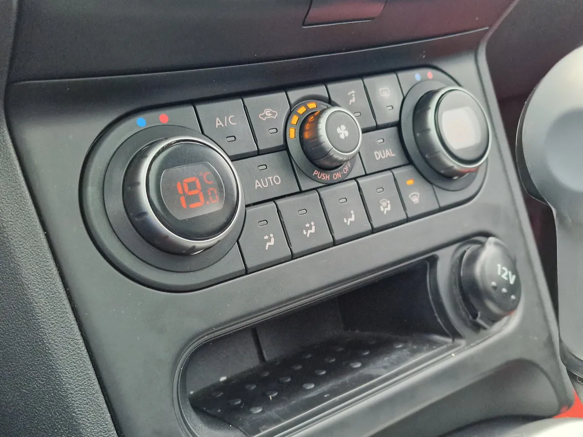 Nissan Qashqai 2.0 CVT AWD (141 л.с.)