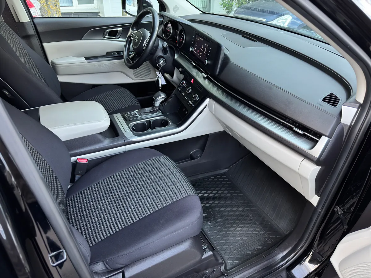 Kia Carnival 2.2 AT (199 л.с.)