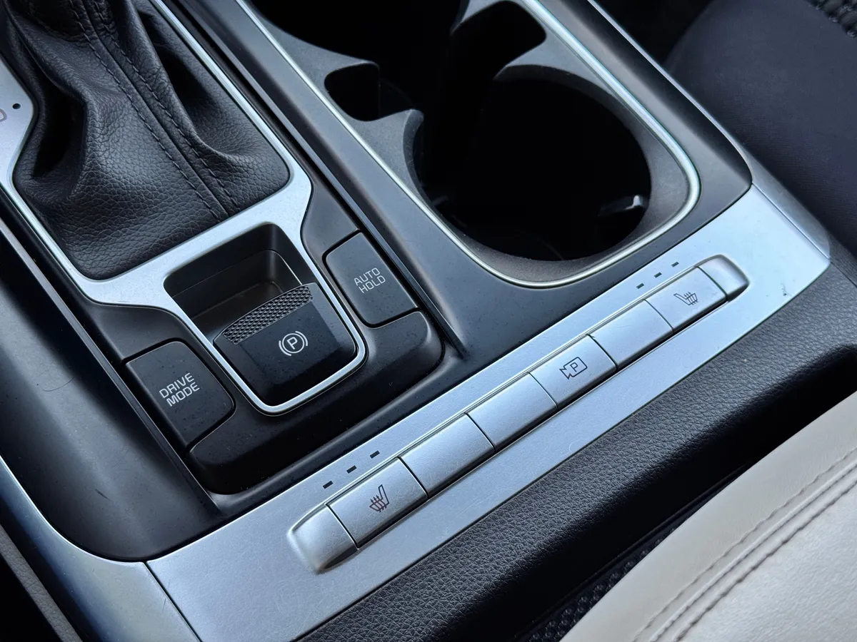 Kia Carnival 2.2 AT (199 л.с.)