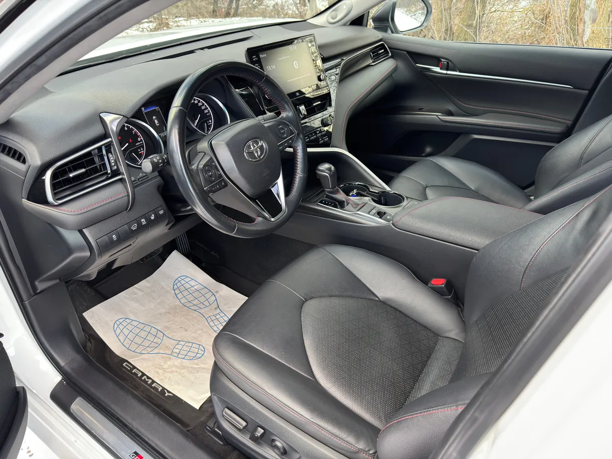 Toyota Camry 2.5 AT (200 л.с.)