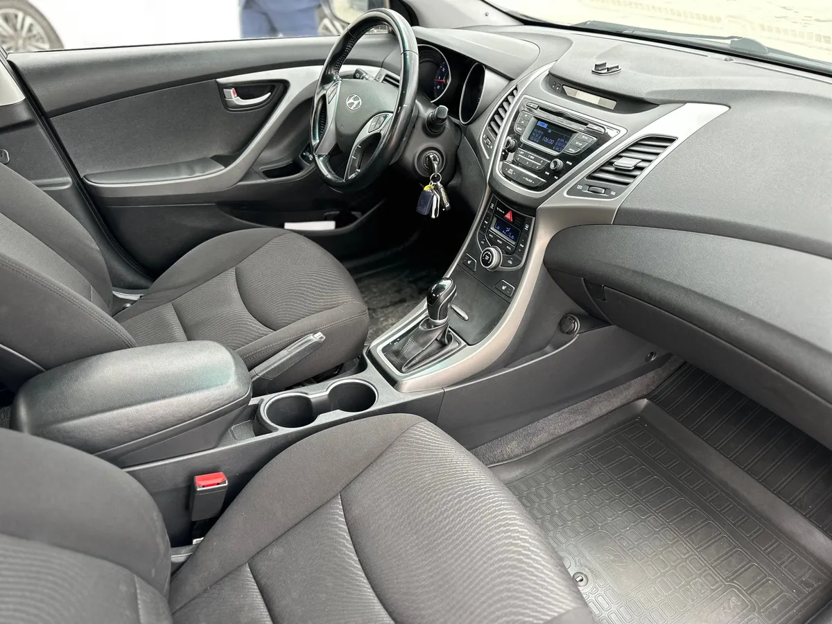 Hyundai Elantra 1.6 AT (132 л.с.)