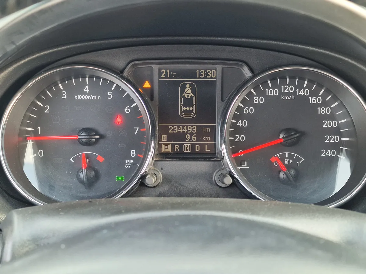 Nissan Qashqai 1.6 CVT FWD (117 л.с.)