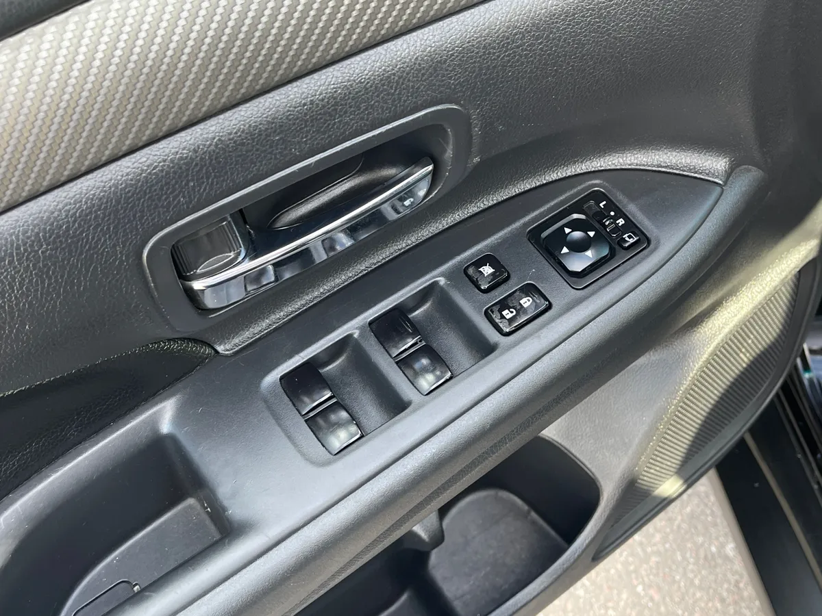 Mitsubishi Outlander 2.0 CVT 4WD (146 л.с.), 2012 — фото 10