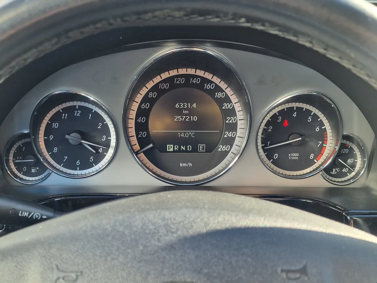 Mercedes-Benz E-Класс E 200 T CGI BlueEfficiency 5G-Tronic (184 л.с.)