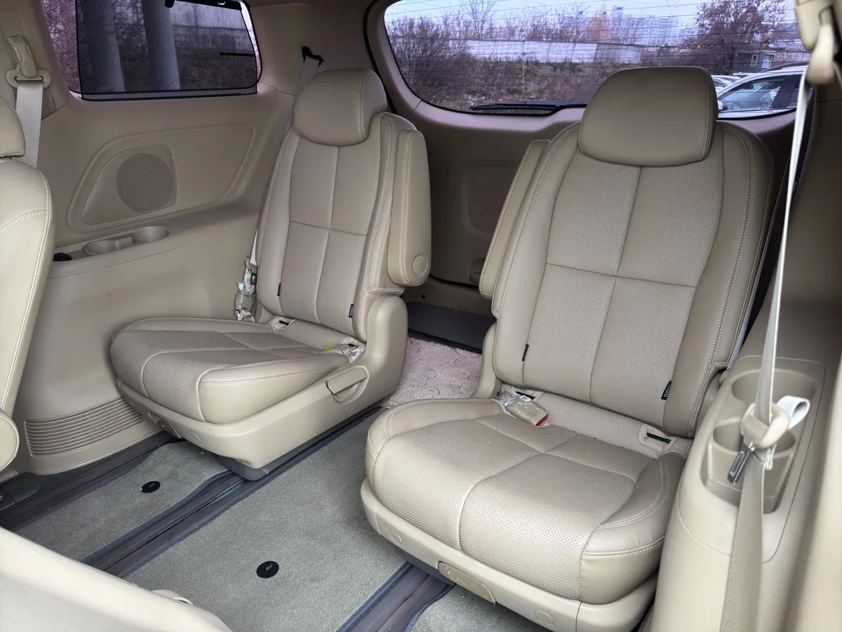 Kia Carnival 2.2 CRDi AT (200 л.с.)