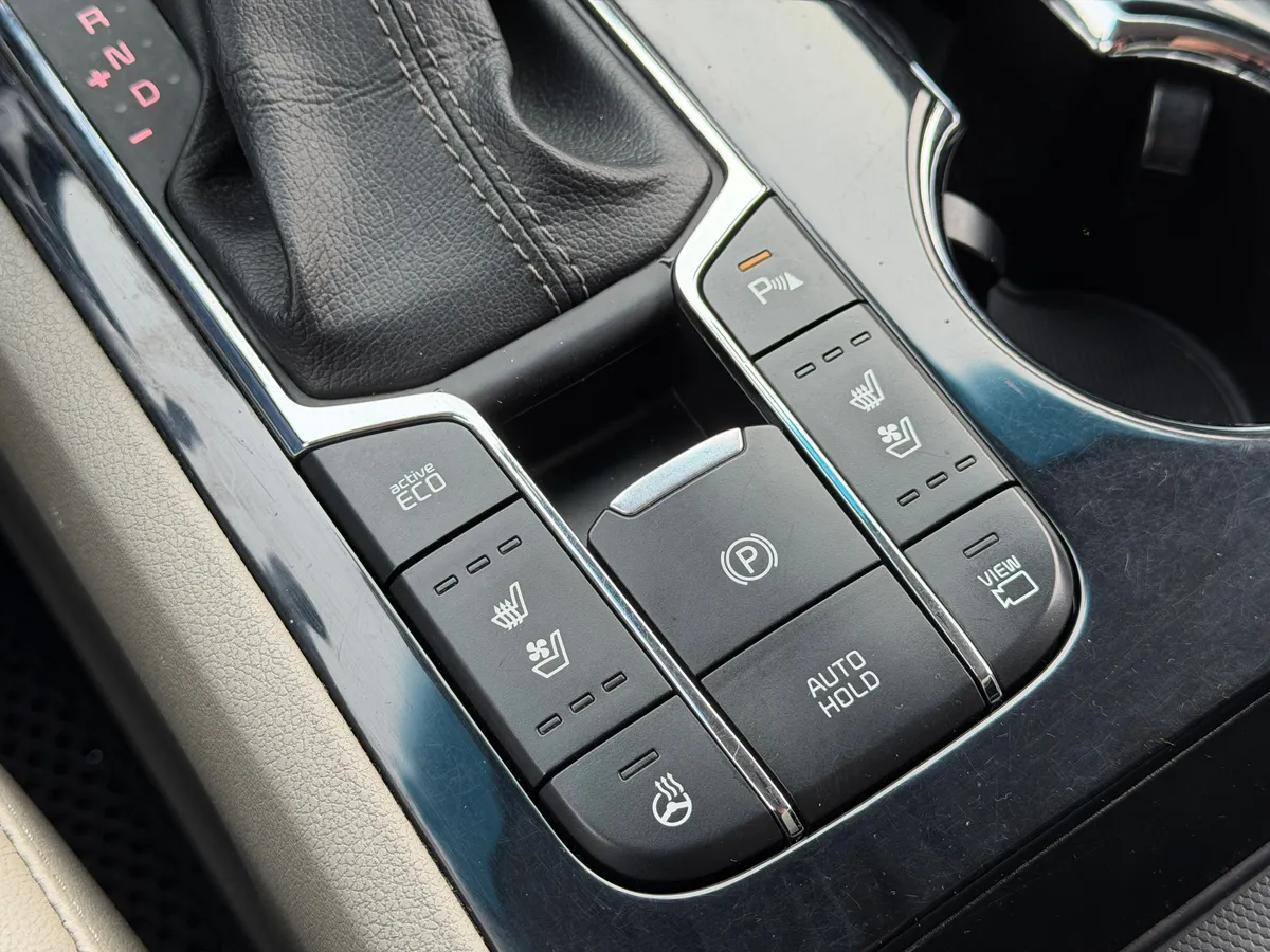 Kia Carnival 2.2 AT (202 л.с.)