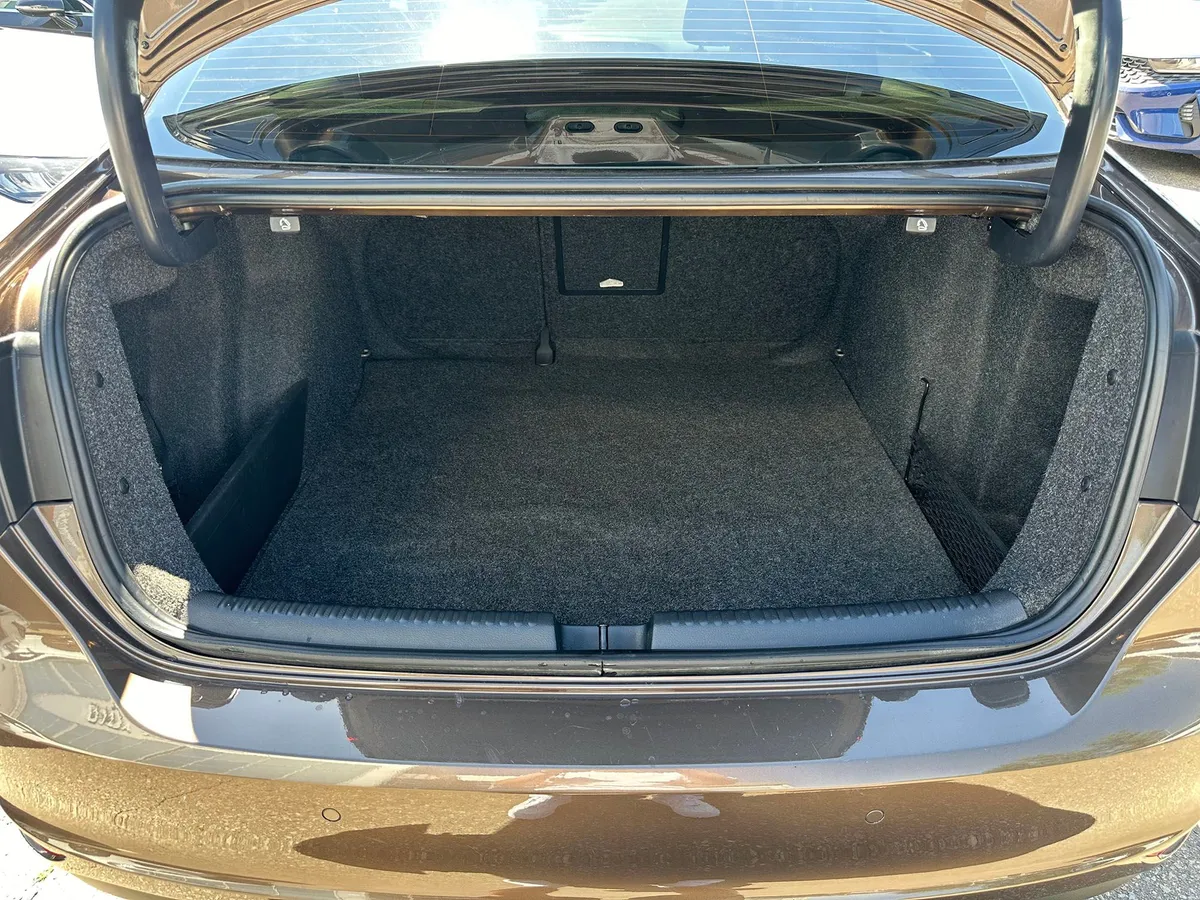 Volkswagen Jetta 1.6 MPI AT (110 л.с.)