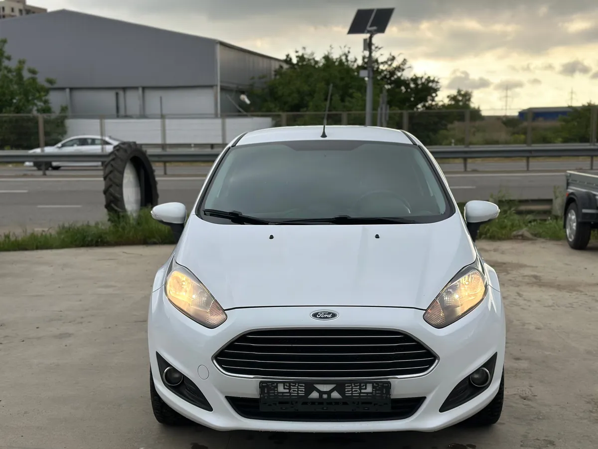 Ford Fiesta 1.6 Ti-VCT MT (105 л.с.)