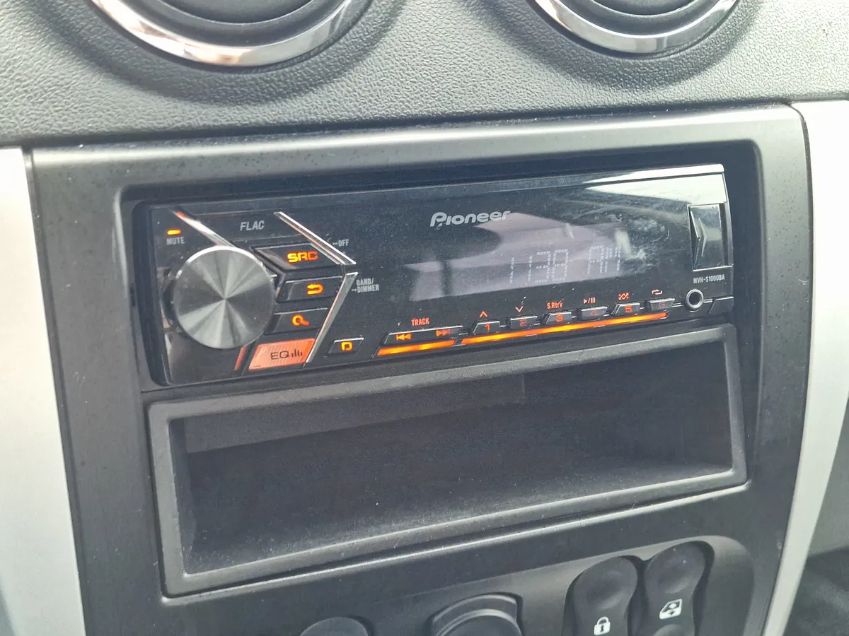 Nissan Almera 1.6 AT (102 л.с.)