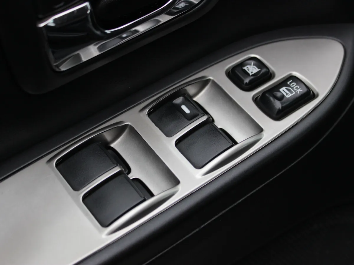 Mitsubishi Pajero 3.0 AT (178 л.с.)