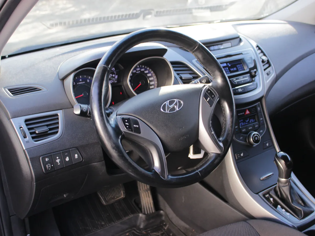 Hyundai Elantra 1.6 AT (132 л.с.)