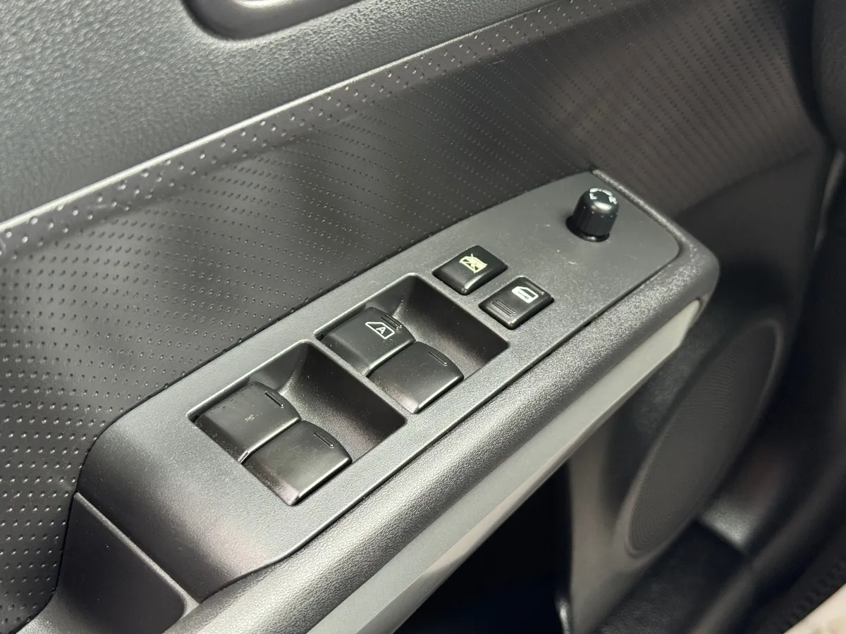 Nissan X-Trail 2.0 CVT AWD (141 л.с.)